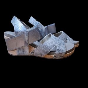 Boutique by Corkeys size 7 NWOT metallic silver cork. Comfortable open toe